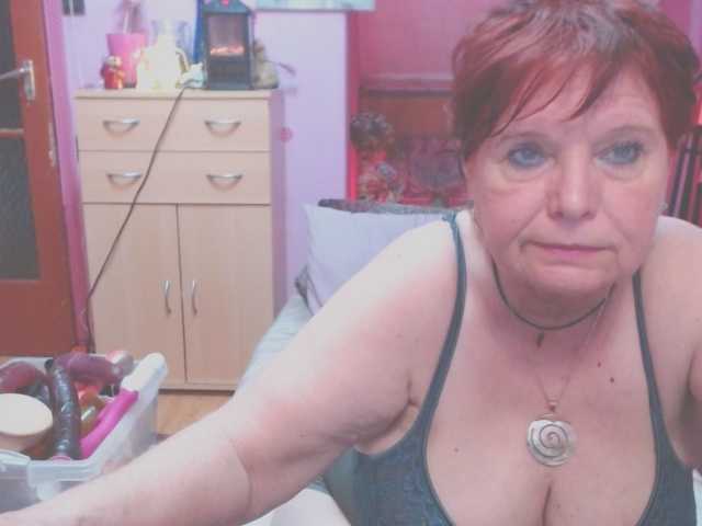 Live sex webcam photo for Elmira63 #290623292