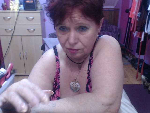 Live sex webcam photo for Elmira63 #290670940