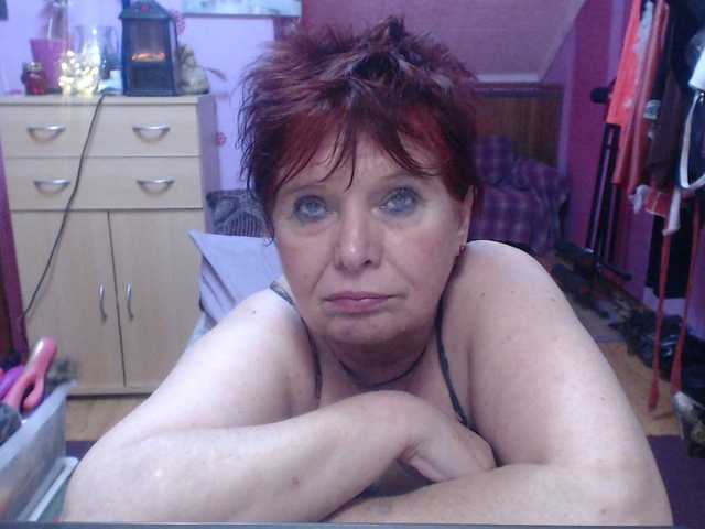 Live sex webcam photo for Elmira63 #290678670