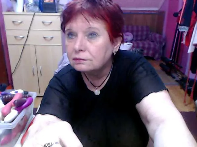 Live sex webcam photo for Elmira63 #290897462