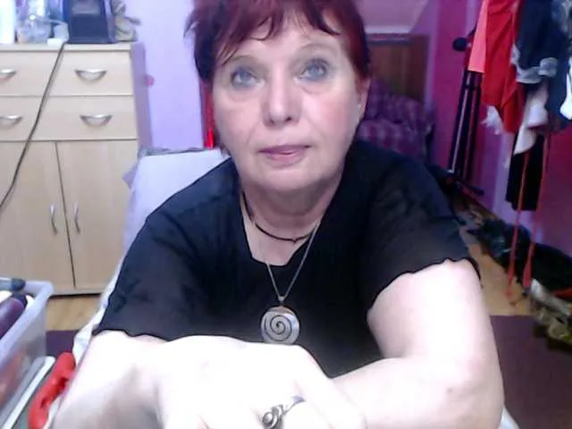 Live sex webcam photo for Elmira63 #290960315