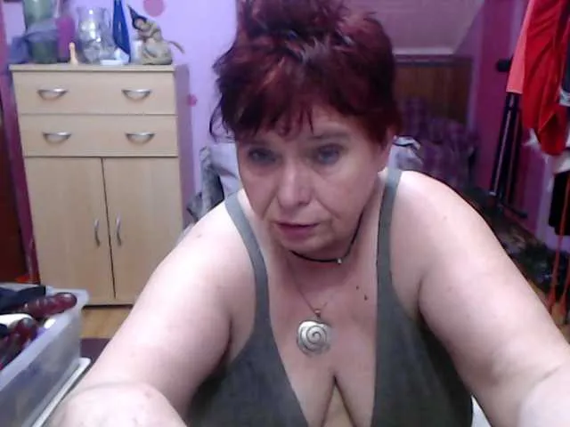 Live sex webcam photo for Elmira63 #291037964