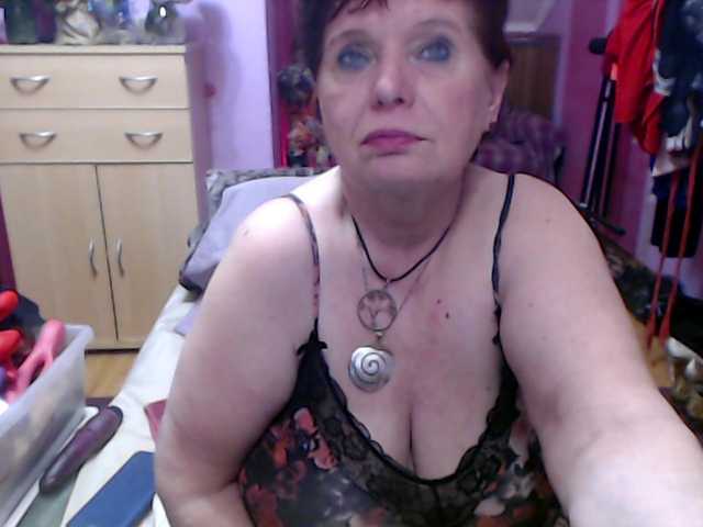 Live sex webcam photo for Elmira63 #291154316