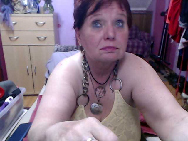 Live sex webcam photo for Elmira63 #291179998