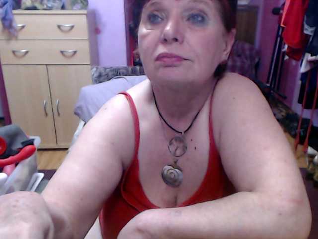 Live sex webcam photo for Elmira63 #291186437