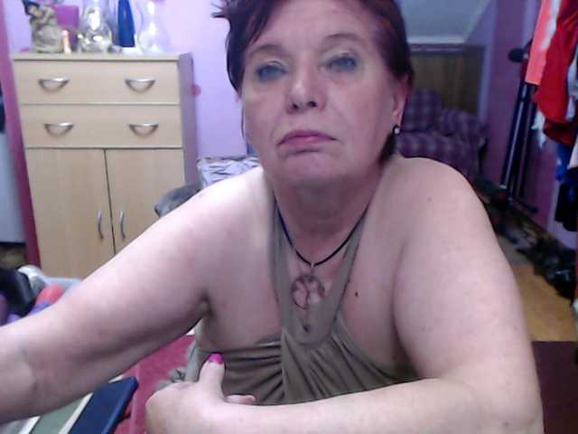 Live sex webcam photo for Elmira63 #291233039