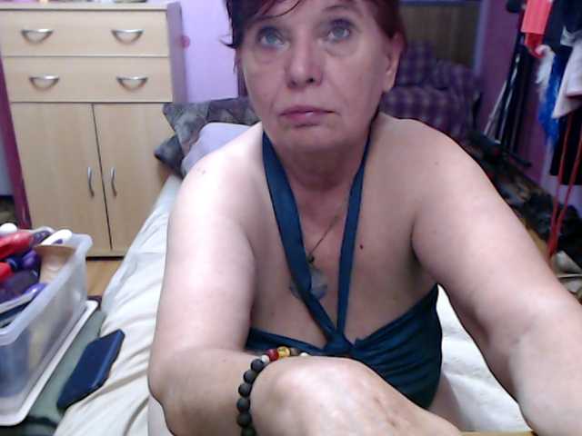 Live sex webcam photo for Elmira63 #291682383