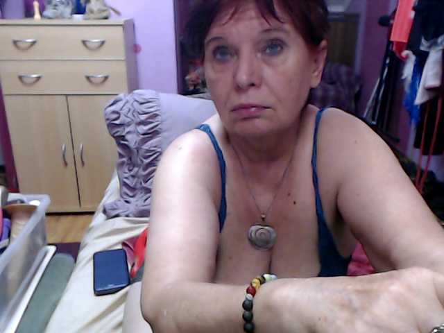 Live sex webcam photo for Elmira63 #291702422