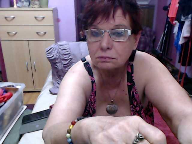 Live sex webcam photo for Elmira63 #291746200