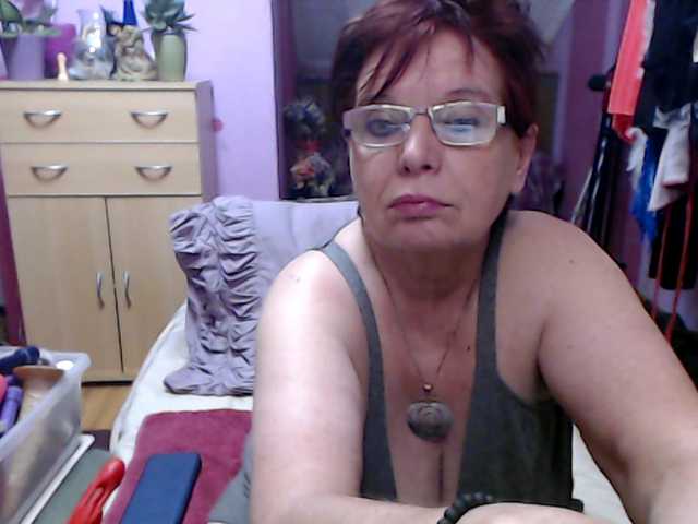 Live sex webcam photo for Elmira63 #291753313