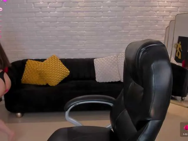 Live sex webcam photo for EloisaOlivero #290506405