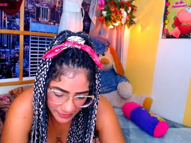 Live sex webcam photo for Eloveskamy #272068211