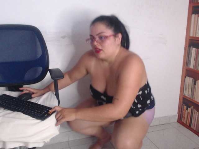 Live sex webcam photo for ElsaHanz #288080373