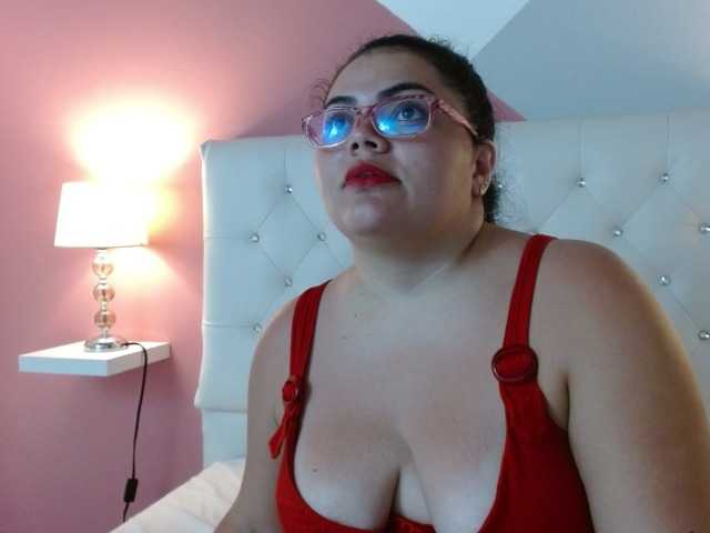 Live sex webcam photo for ElsaHanz #288080378