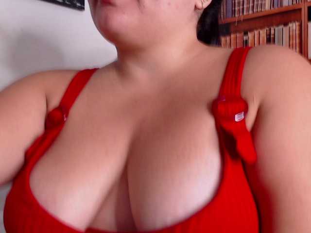 Live sex webcam photo for ElsaHanz #289578237