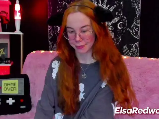Live sex webcam photo for ElsaRedwood #272529536