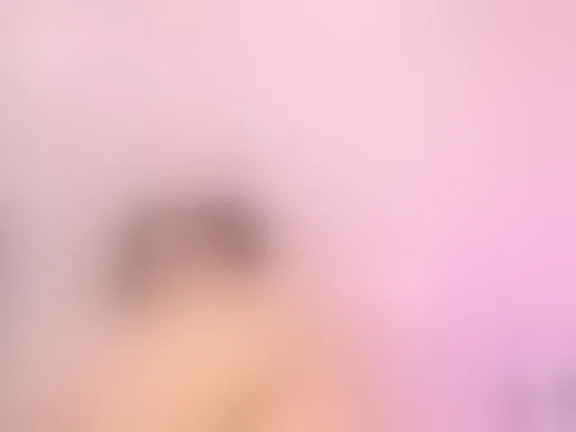 Live sex webcam photo for ElsieMorriss #293314158