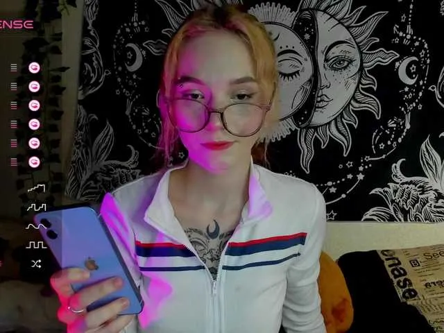 Live sex webcam photo for Elven1kiss #290172221