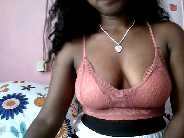 Live sex webcam photo for Elvia01 #273090334