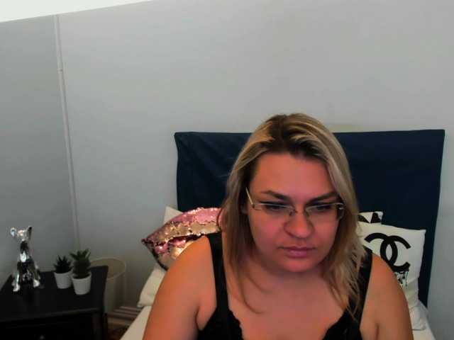 Live sex webcam photo for ElviaMiss #277110445