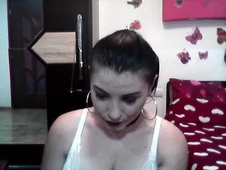 Live sex webcam photo for Ely1994 #177564058