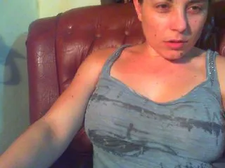 Live sex webcam photo for Ely1994 #179014114