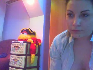 Live sex webcam photo for Ely1994 #204011376