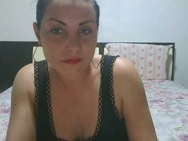 Live sex webcam photo for Ely1994 #290745057