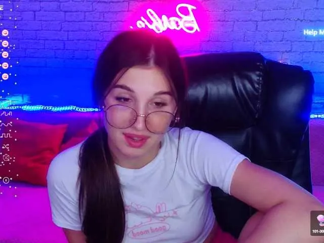 Live sex webcam photo for Elya18 #284349063