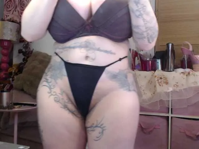 Live sex webcam photo for ElyinkPornsta #293490397