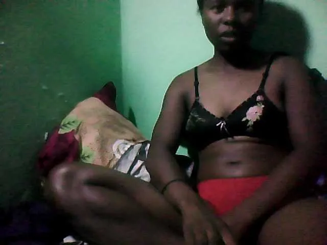 Live sex webcam photo for Elynah #273083699