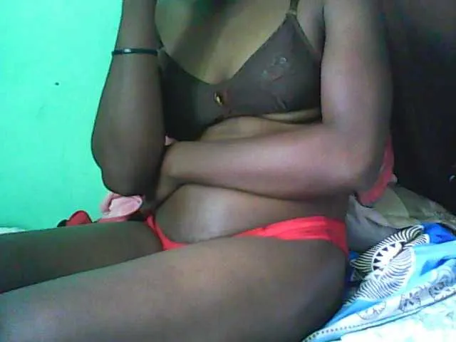 Live sex webcam photo for Elynah #273150196