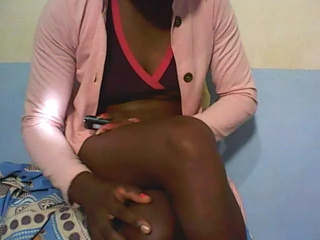Live sex webcam photo for Elynah #273246576
