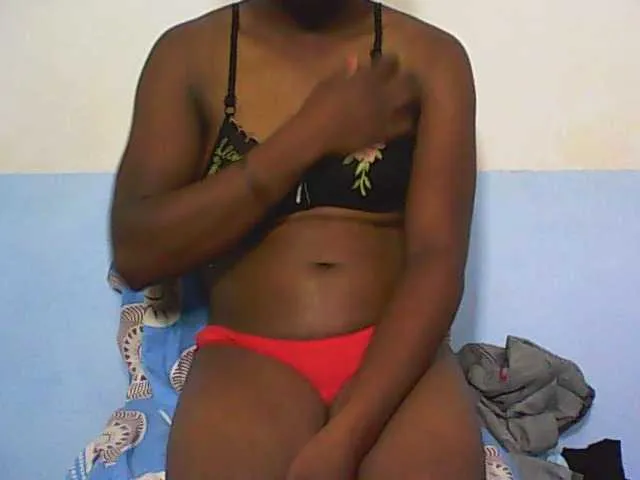 Live sex webcam photo for Elynah #273259566