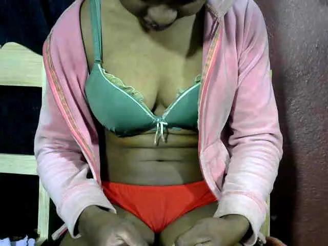 Live sex webcam photo for Elynah #274496600