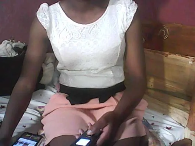 Live sex webcam photo for Elynah #274578460