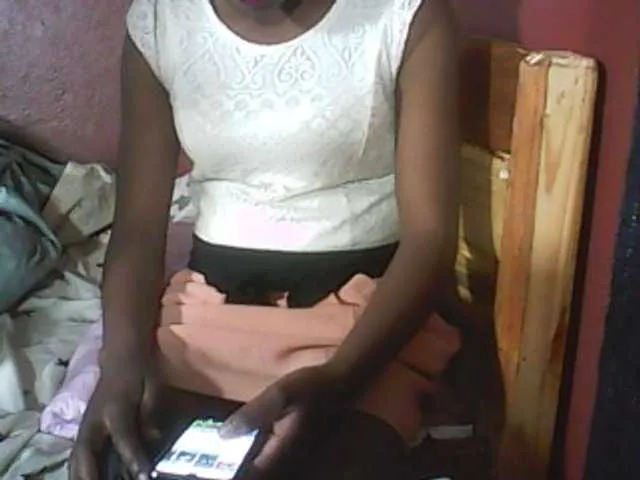 Live sex webcam photo for Elynah #274603622