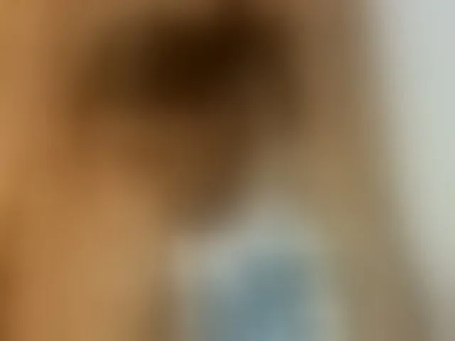 Live sex webcam photo for Elysa7 #293573898