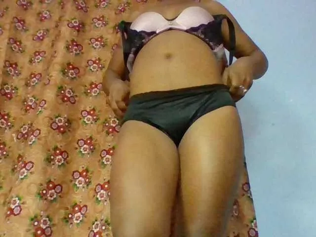 Live sex webcam photo for Elysa7 #293791319