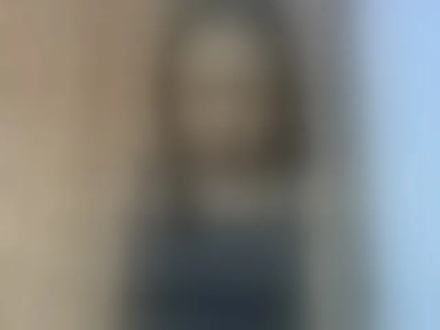 Live sex webcam photo for Elysa7 #293854472