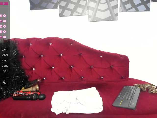 Live sex webcam photo for ElyssaGray #273206048