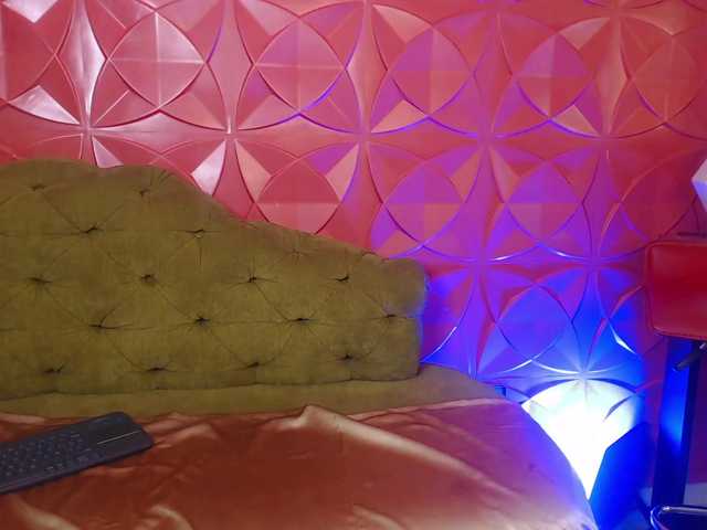 Live sex webcam photo for ElyssaGray #274189013