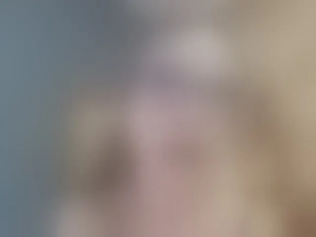 Live sex webcam photo for EmaMiller #292403274