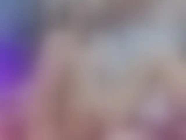 Live sex webcam photo for EmaMiller #294210855