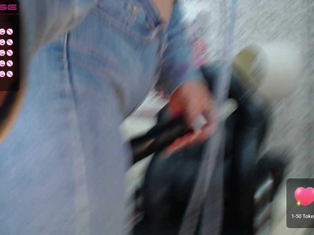 Live sex webcam photo for EmaWrigth #274099309