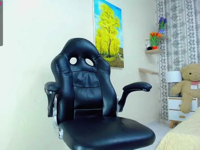 Live sex webcam photo for EmaWrigth #276013403