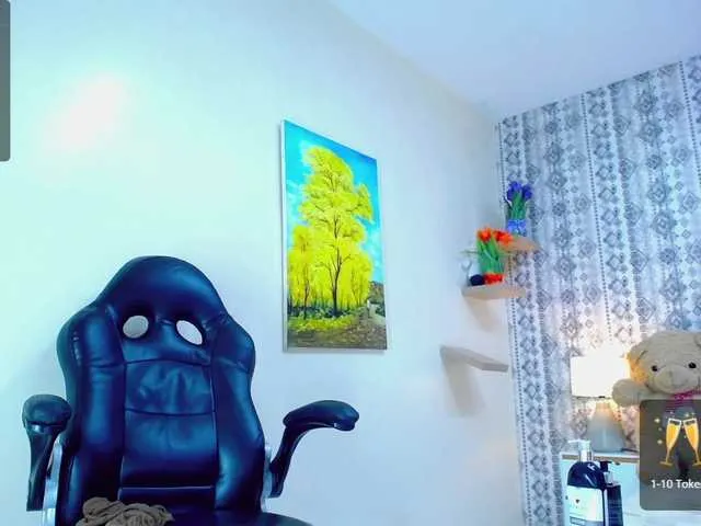 Live sex webcam photo for EmaWrigth #276074349