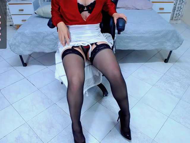 Live sex webcam photo for EmaWrigth #277463867