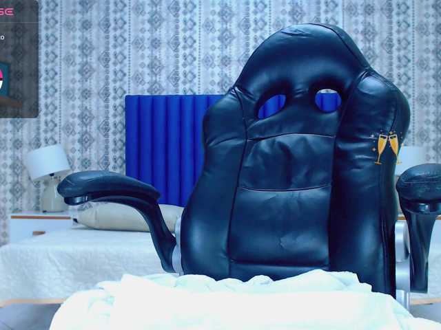 Live sex webcam photo for EmaWrigth #278155084