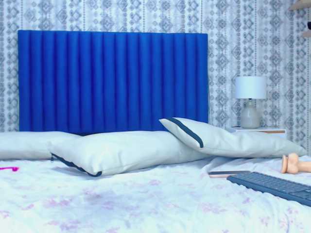 Live sex webcam photo for EmaWrigth #278249724